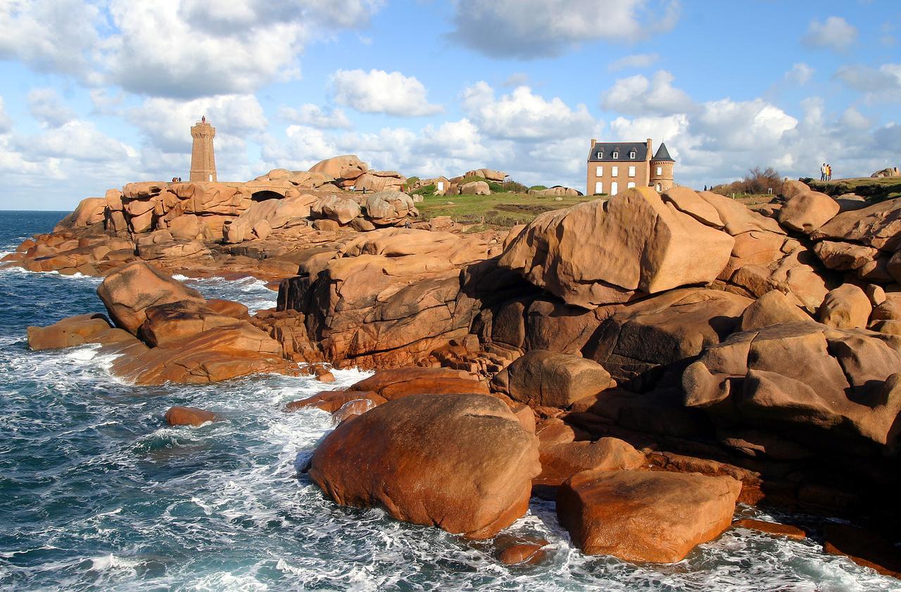 Hotel Restaurant Le Phare Perros-Guirec Exteriör bild